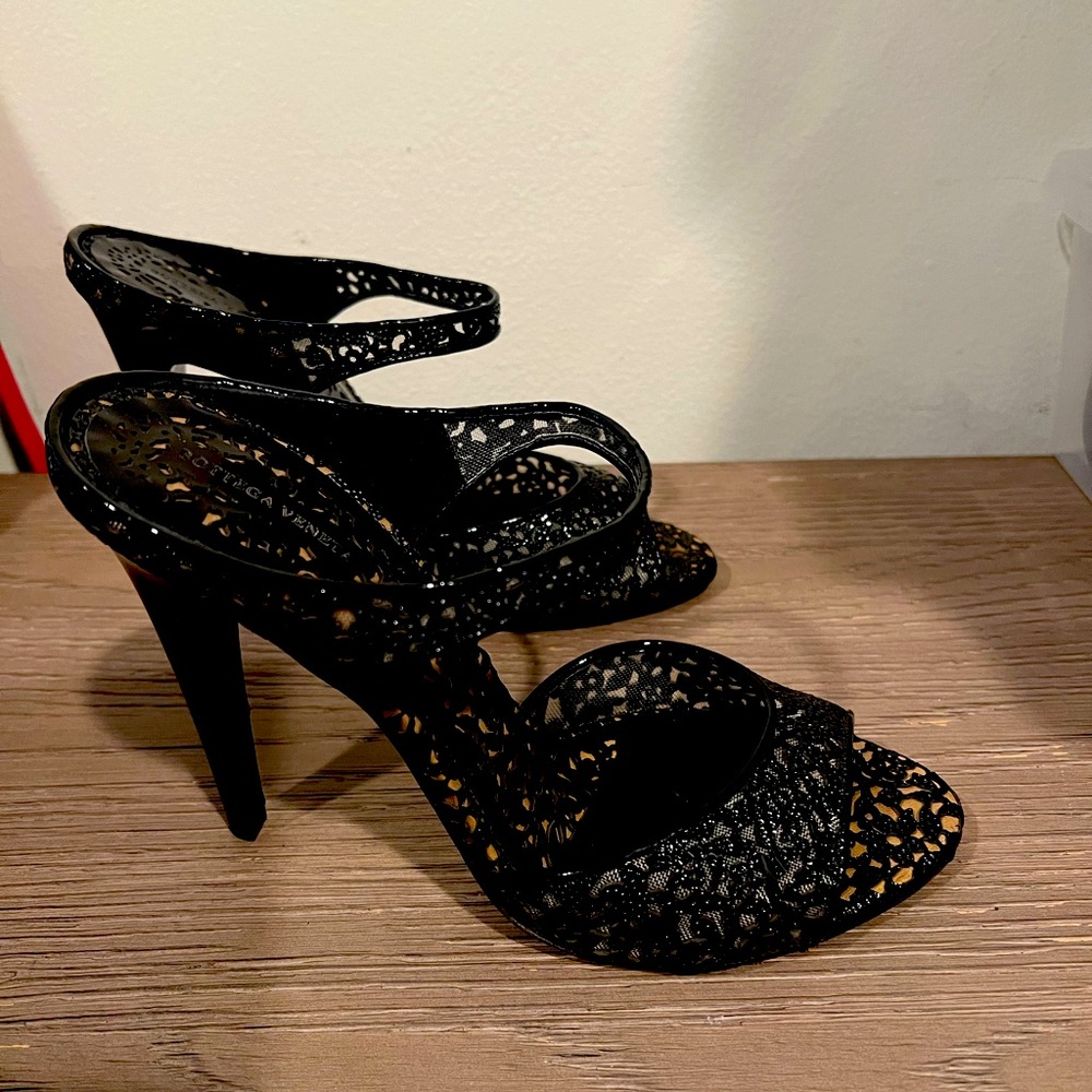 Elevate Your Style with Exquisite Bottega Veneta Open-Toe Heels